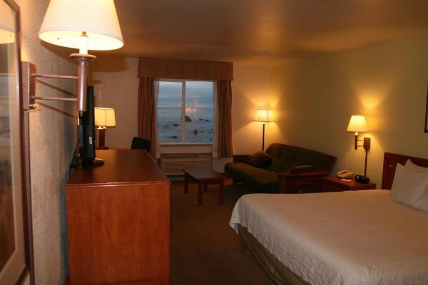 Oceanfront Lodge image 21