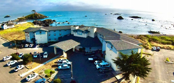 Oceanfront Lodge image 3